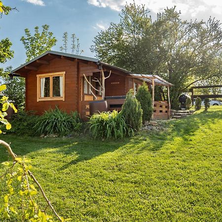 Cozy Wood Hut On The Farm Vila Trebivlice Exterior foto