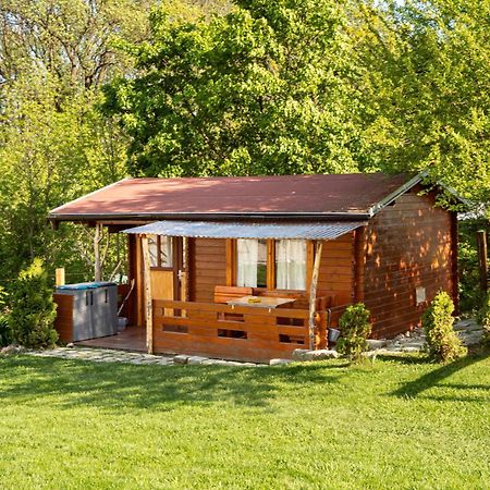 Cozy Wood Hut On The Farm Vila Trebivlice Exterior foto